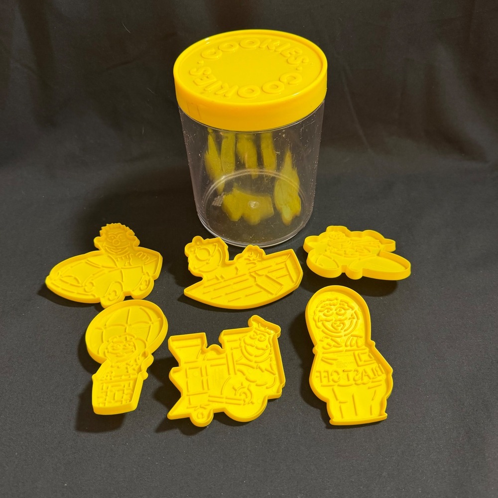 Vintage Sesame Street Cookie Cutter Set Going Places Yellow 6pc w/ Container
